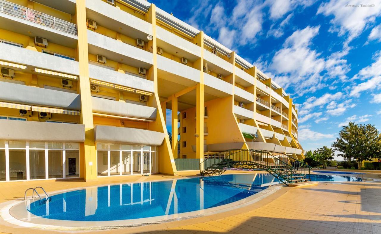 B11 - Beach Way Apartment Lagos Exterior photo