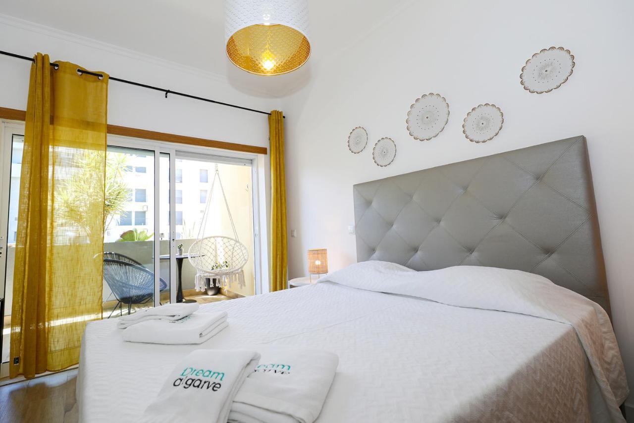 B11 - Beach Way Apartment Lagos Exterior photo