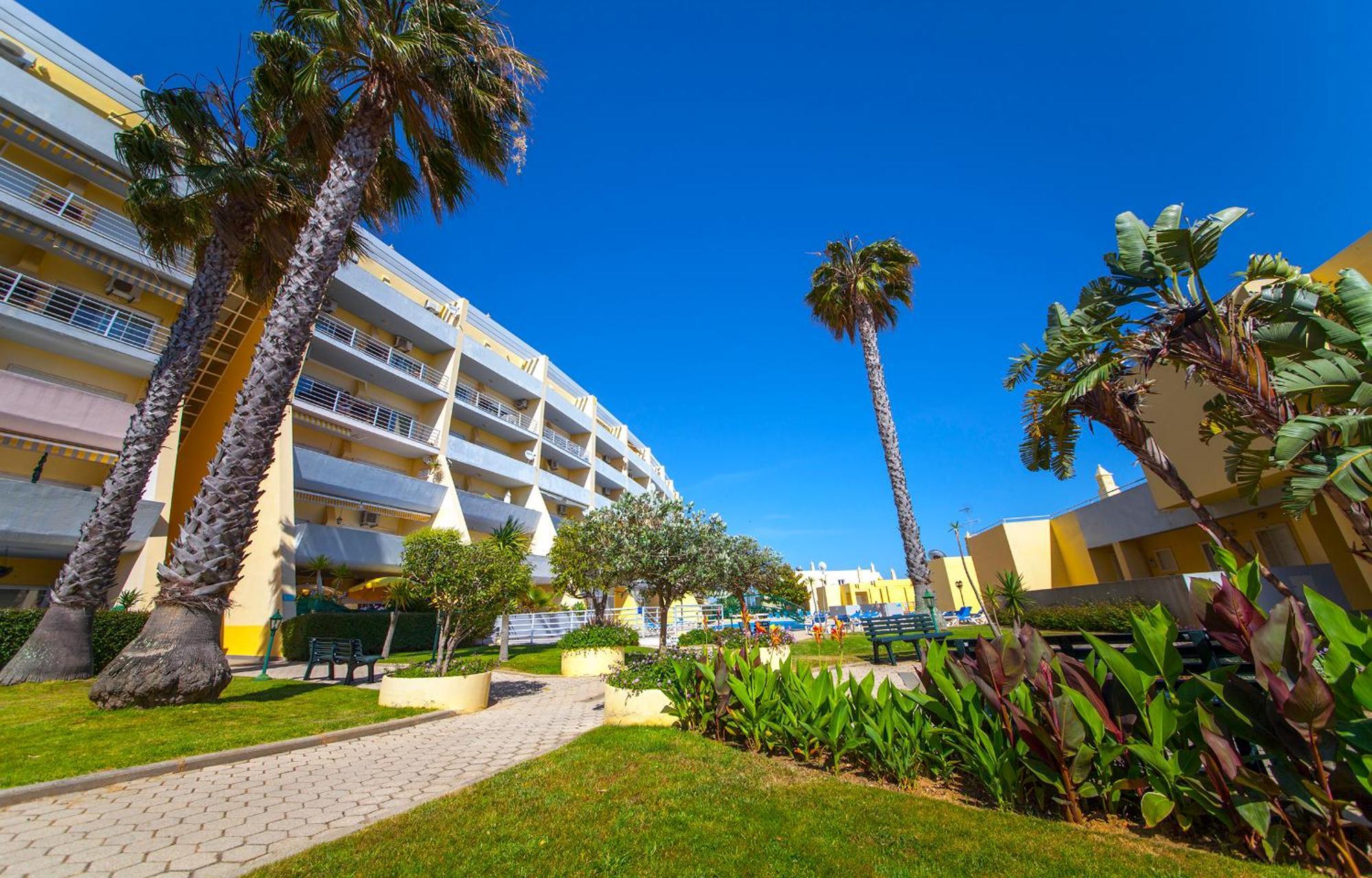 B11 - Beach Way Apartment Lagos Exterior photo
